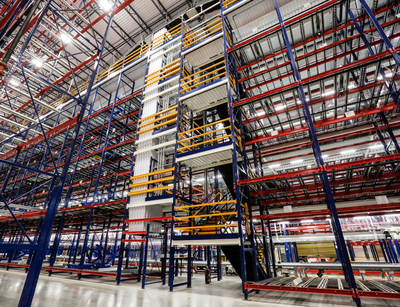 Pallet racking warehouse