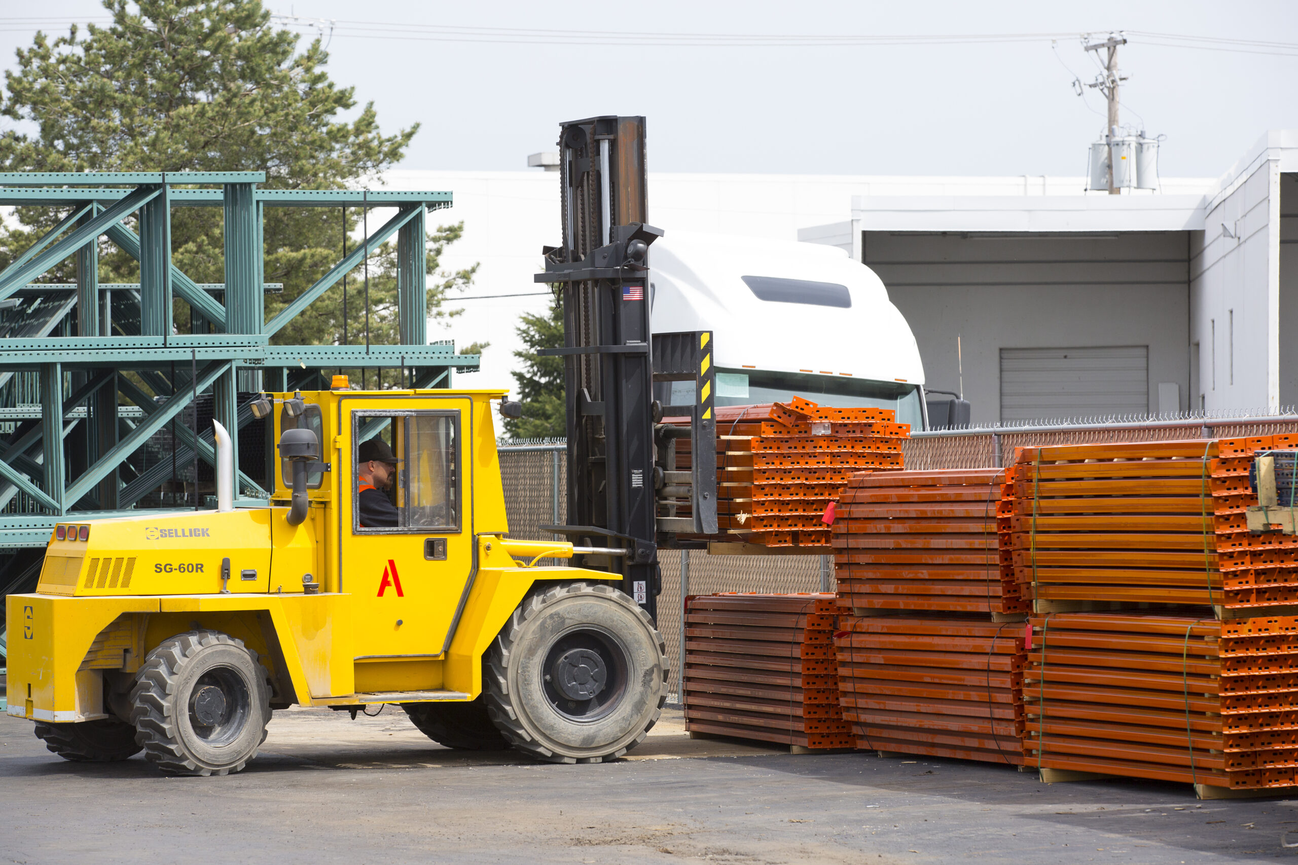Forklift loading pallet rack