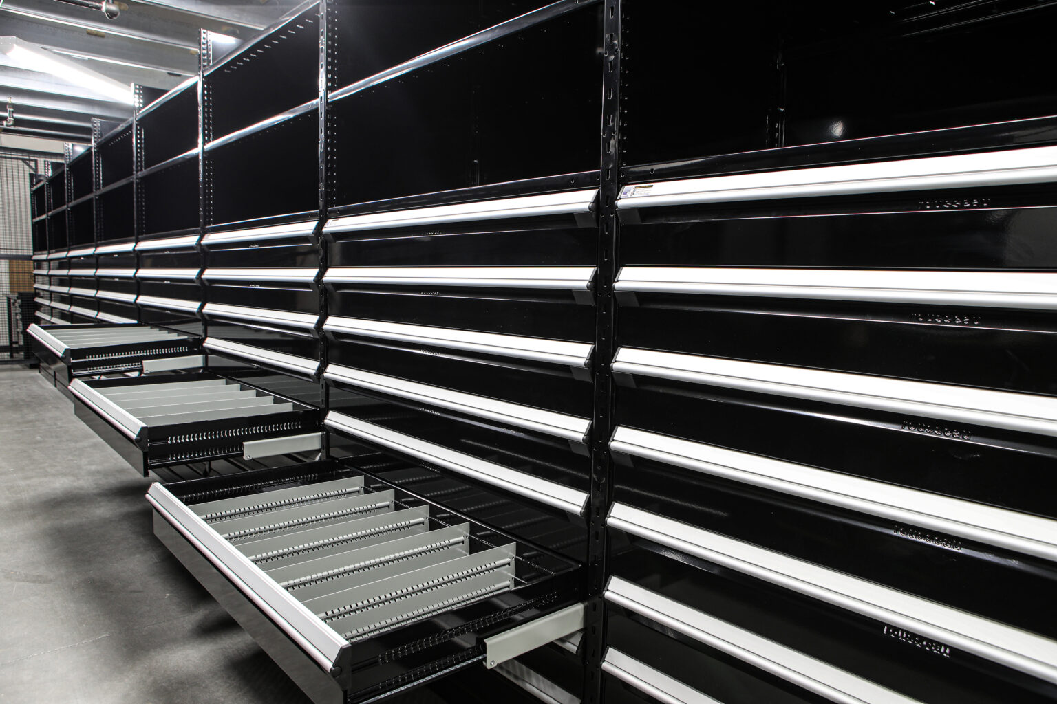 Industrial Tool Storage - Custom Fit Modular Cabinets & Drawers