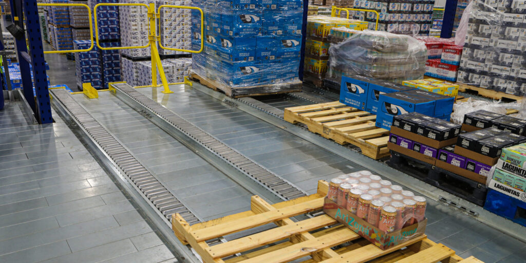 Gravity Conveyor with Pallet - Apex Companies