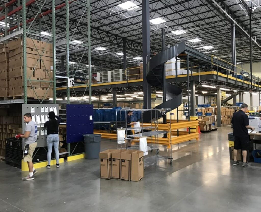 Mezzanine-Level Pick Module 